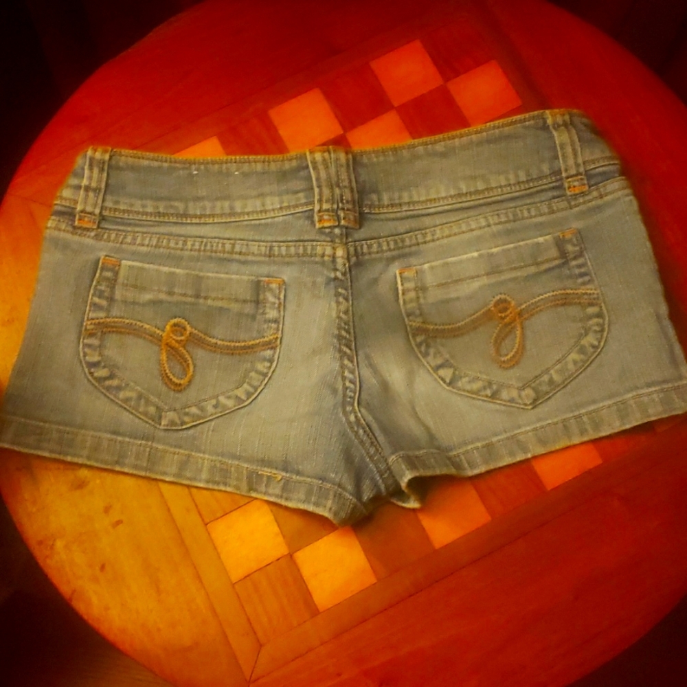 Women's  Guess blue jeaan shorts size 29.